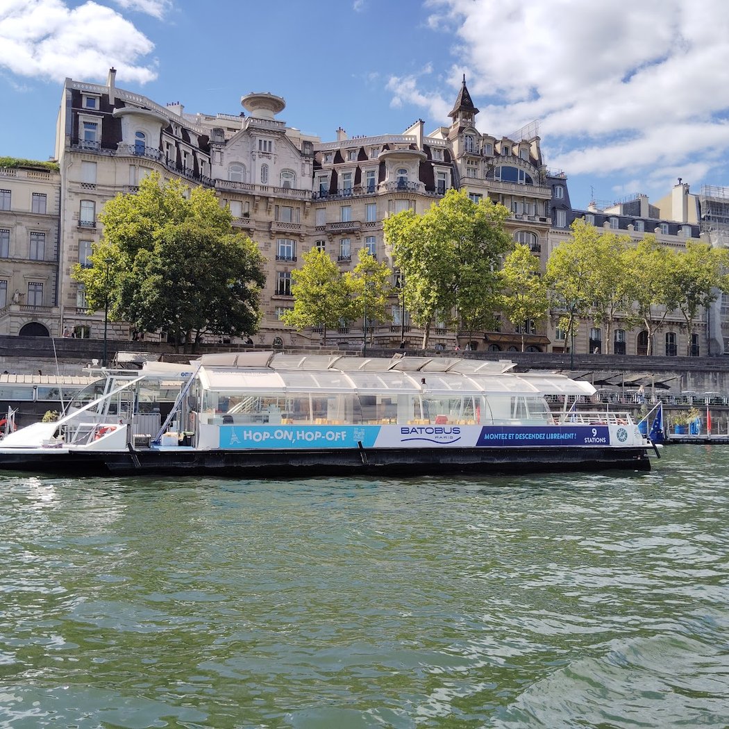 Batobus - Station Invalides 3